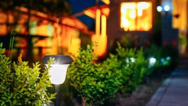 solar garden light