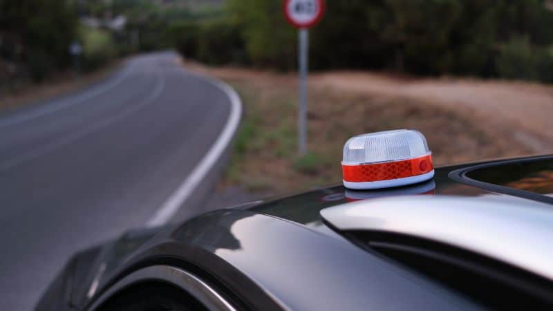 V16 DGT 3.0 revolutionary vehicle emergency light