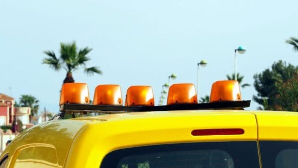 V16 DGT 3.0 revolutionary vehicle emergency light