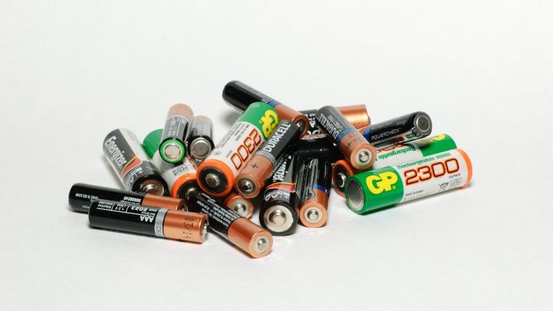 different types of alkaline batteries