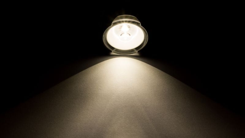 懐中電灯からの光線
