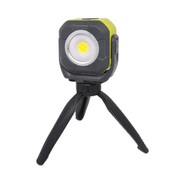 mini tripod light
